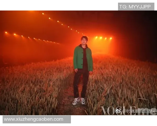 詹娜与足球明星亲密合影展现运动与时尚的完美结合 詹娜与足球明星亲密合影展现运动与时尚的完美结合